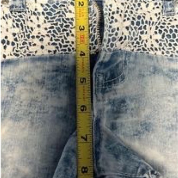 Lei Acid Wash Denim Lace Trim Cut Off Jean Shorts Vintage - Picture 8 of 8